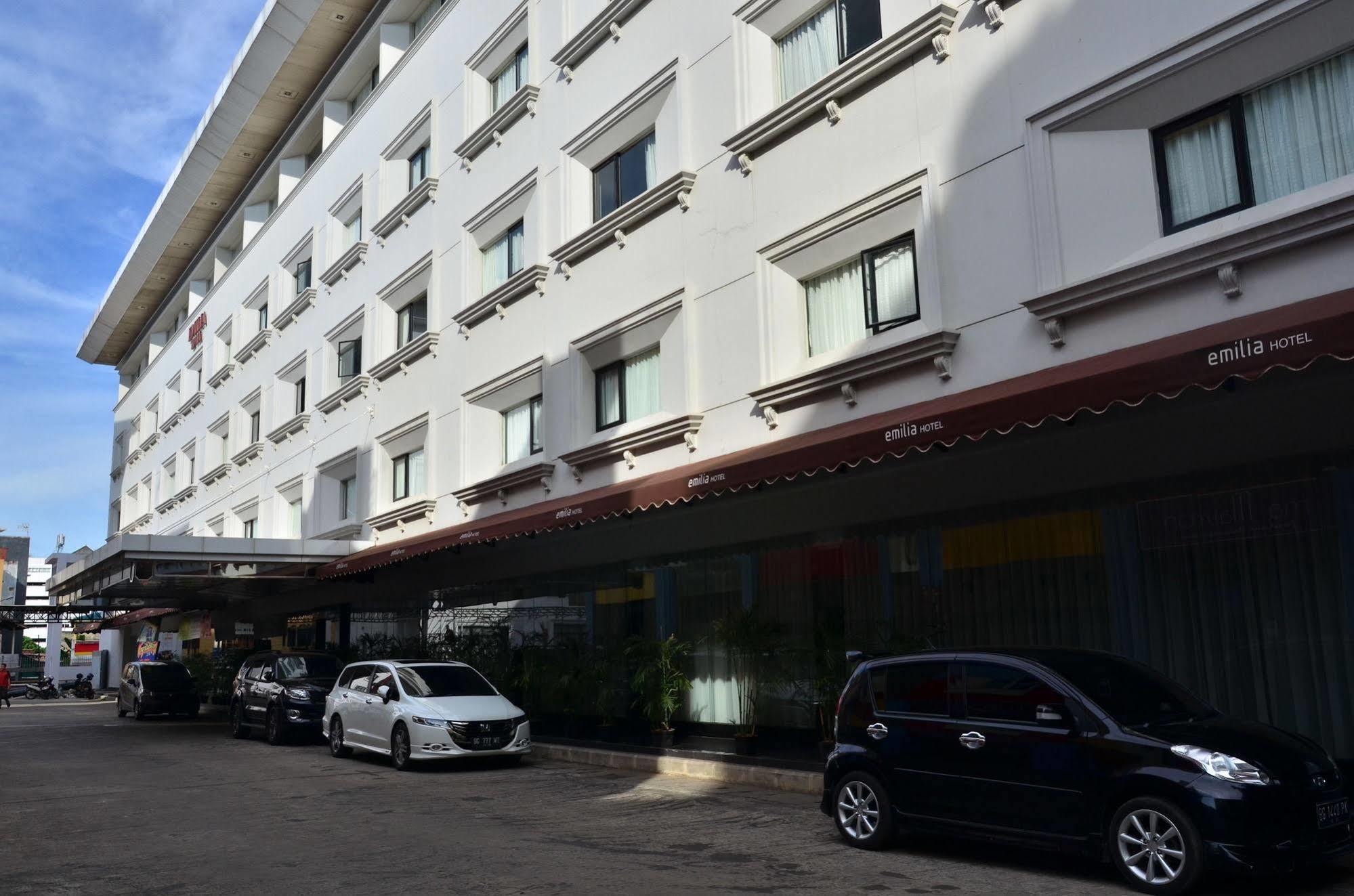 فندق باليمبانغْفي  فندق إيميليا باي أميزنج - باليمبانج المظهر الخارجي الصورة